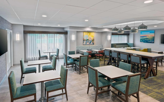 Hampton Inn Coventry - Warwick Area