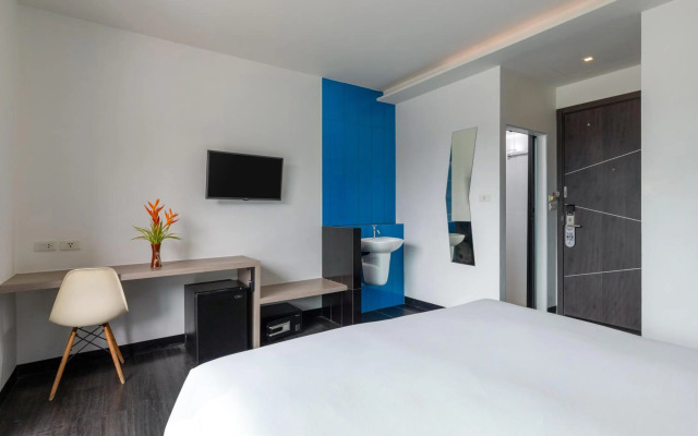 Wake Up Aonang Hotel
