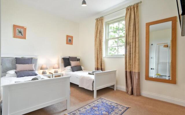 Countryside Escape - The Night Owl