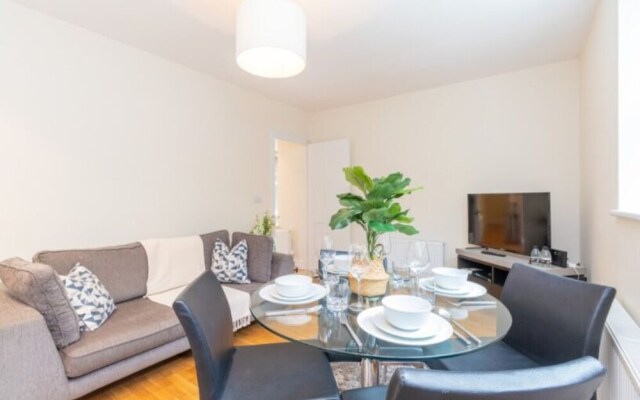 Luxurious 3 Double Bedroom Apartment Hammersmith