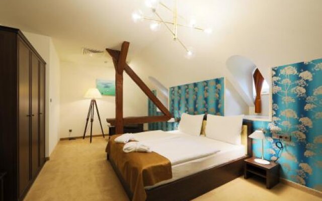Ipoly Residence Executive Hotel Suites