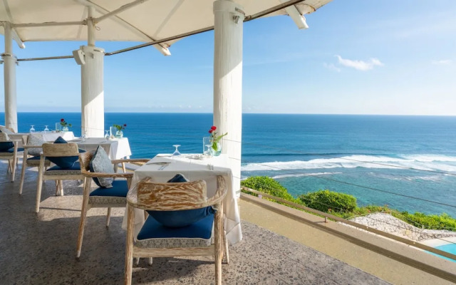 Cliffront Tropical Villa Cantik