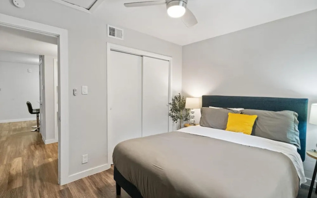 Stylish 2BR Near UT Highland Evonify