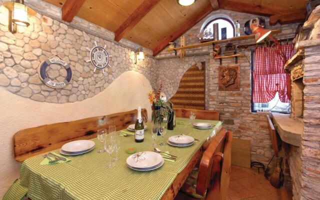 Stunning Home in Pula With Wifi and 2 Bedrooms