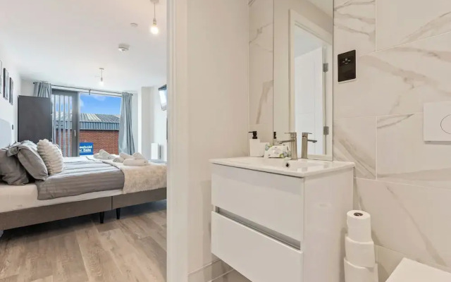 Meadow Haven 2 Bed 2 Bath, On-street Park, Netflix