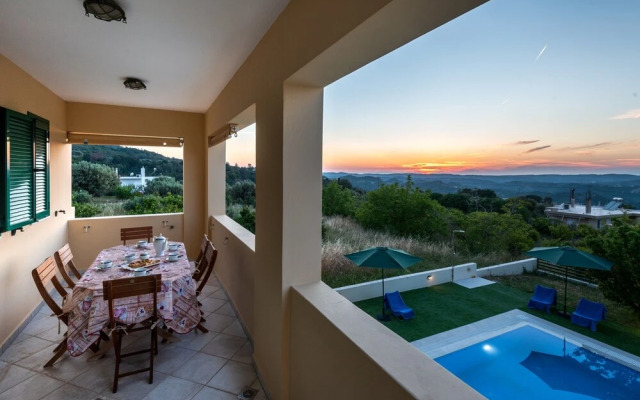 Anemos Villa in Salakos