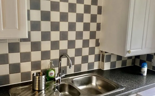 Impeccable 2-bed Apartment in London