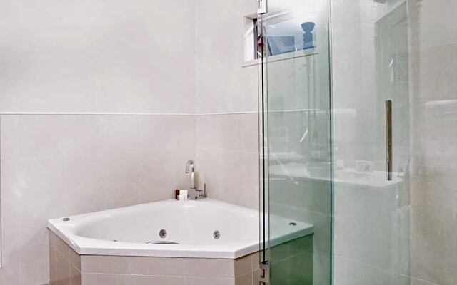 37 The Landing Motel