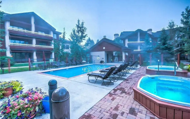 3105 Champagne Lodge,Trappeurs