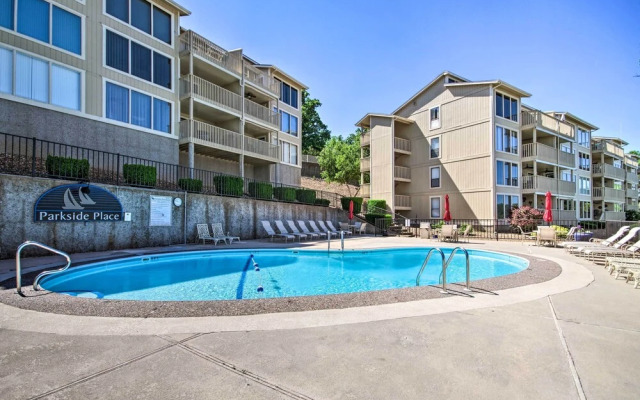 Lakefront Condo w/ Balcony in Osage Beach!