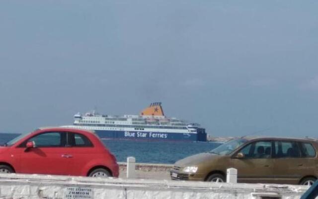 Parikia's Grandma Corner