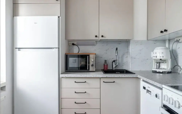 Bright & Cozy, Renovated Studio in the Center