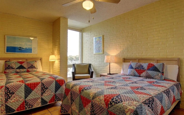Channelview 207