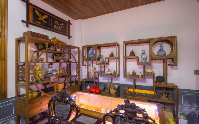 Yangshuo Scenic Mountain Retreat