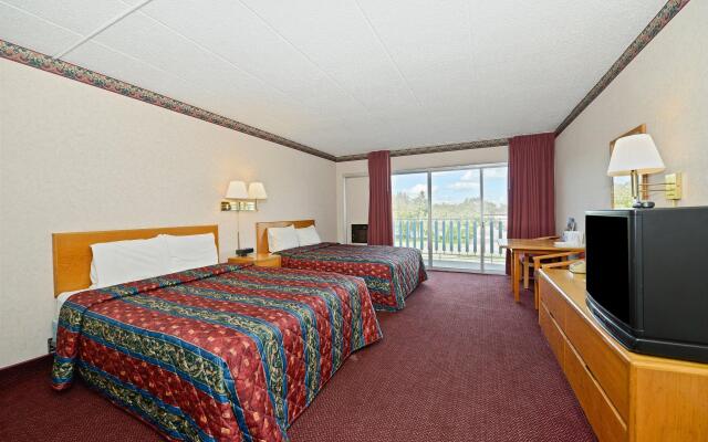 Howard Johnson by Wyndham Benton Harbor/St. Joseph