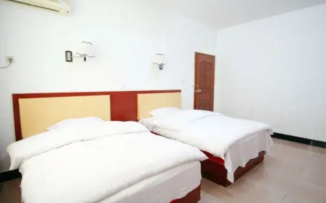 Jiujiang Longxiang Express Hotel (Lushan High-speed Railway Station)