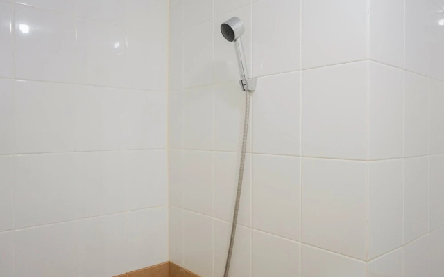 Cozy Studio Green Pramuka Apartment next to Mall
