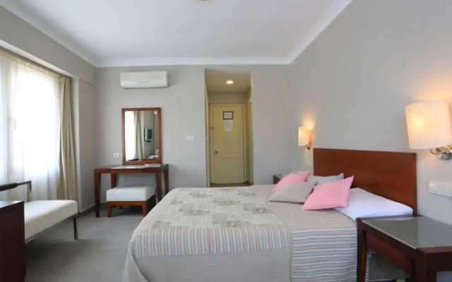 Summer Otel