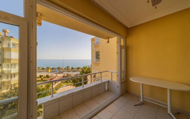 Pleasant Flat Near Beach With Sea View in Alanya