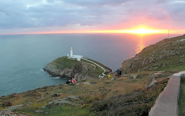 Sea and Mountain View Luxury Glamping Pods Heated