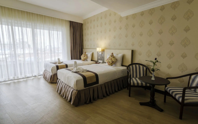 Paradise Hotel