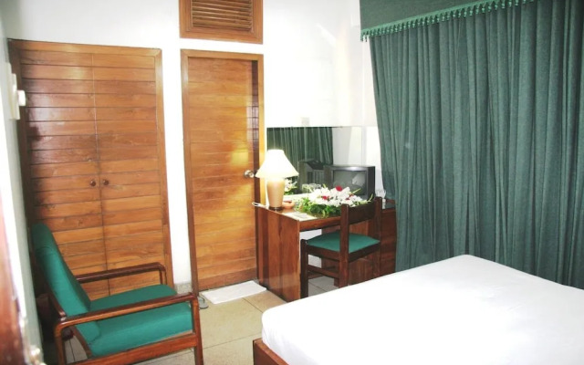 White House Hotel