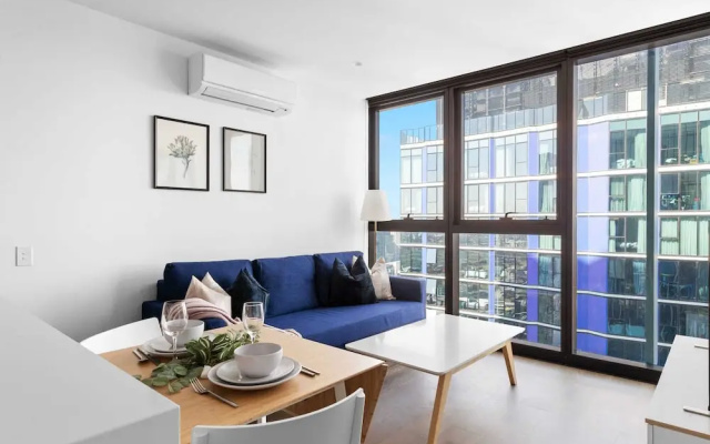 A Cozy & Comfy 2BR Apt Up in the Clouds Near CBD – Guest Rooms – Melbourne
