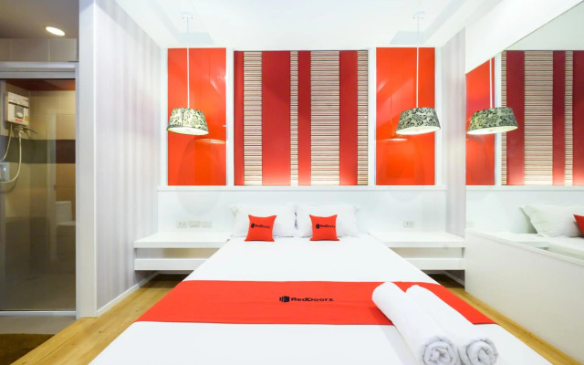 RedDoorz Plus Reun Rattana Rattanathibet