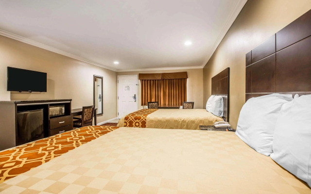 Rodeway Inn & Suites
