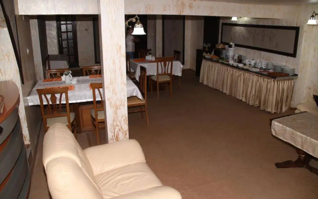 Hotel Luxor