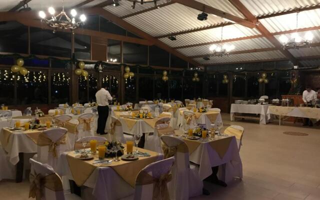 Hotel Cabañas San Cayetano
