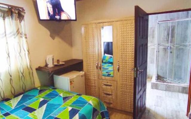 Sir Pinto Holiday Inn