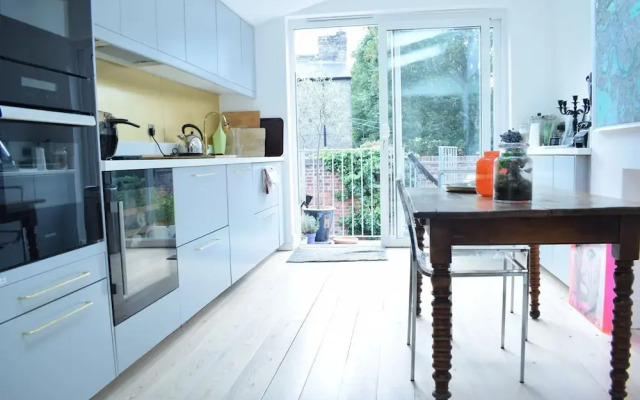Newly Refurbished 2 Bedroom Property in Peckham