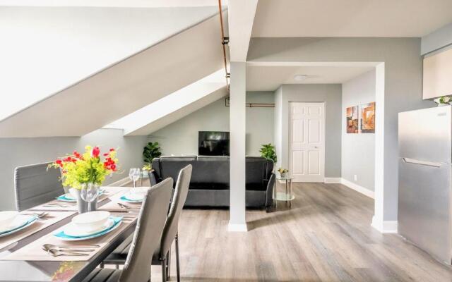 Charming 2BR Apartment - Downtown Hamilton