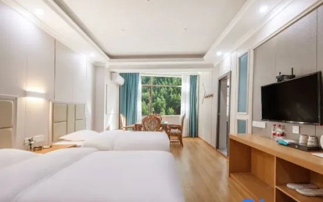 Yayajiang Xueyu Qingcheng Hotel