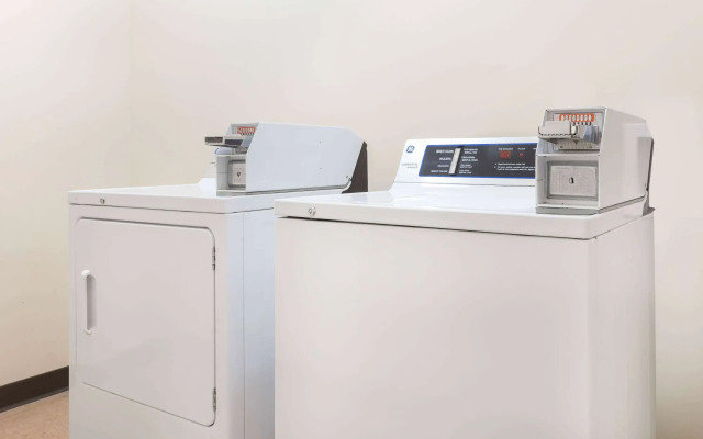 Days Inn by Wyndham Semmes/Mobile