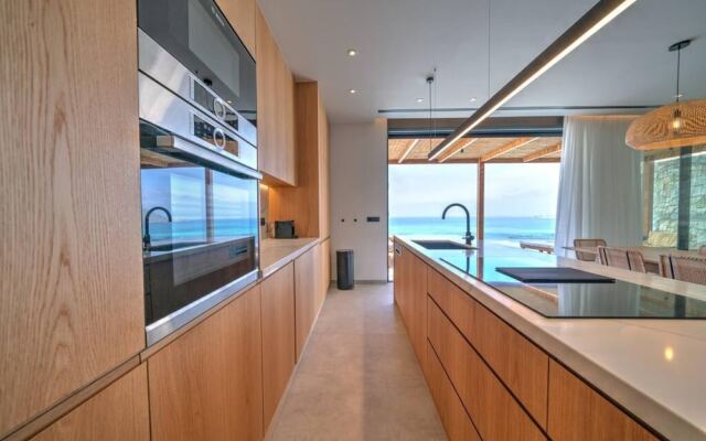 Villa Hestia - 6 Bedroom Luxury Villa With Seaview