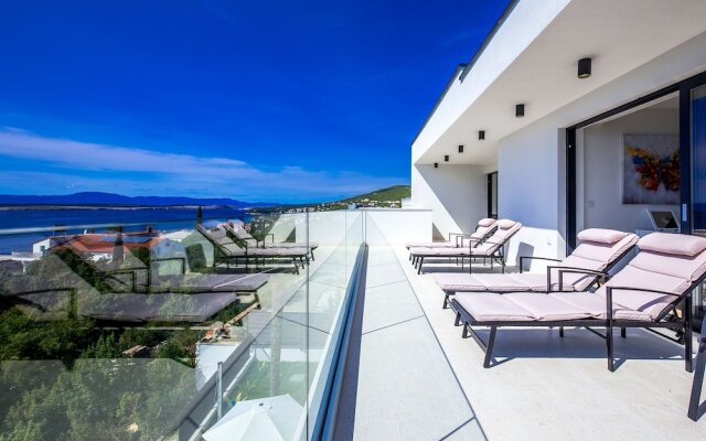 House Luxus Villa Arly