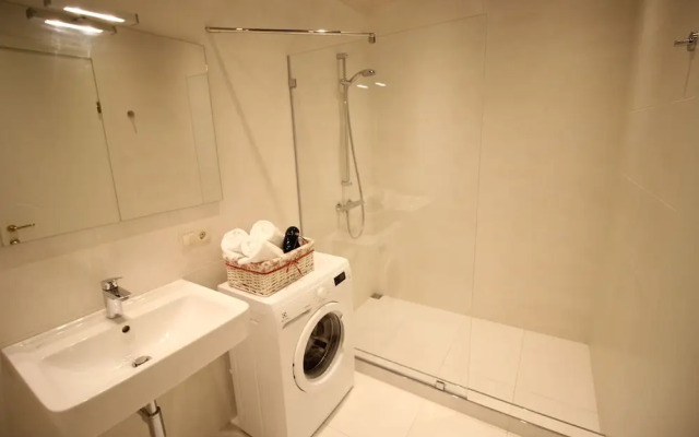 Maxela Rooms & Suites