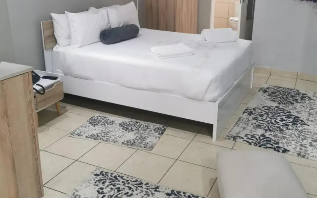 Comfort e Casa Lodge Near OR Tambo Airport
