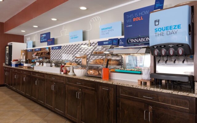 Holiday Inn Express Hartford – Newington, by IHG