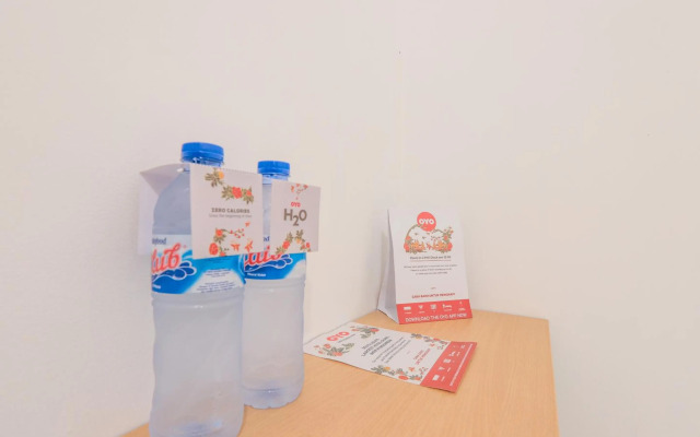 Super OYO 160 Lontar Residence
