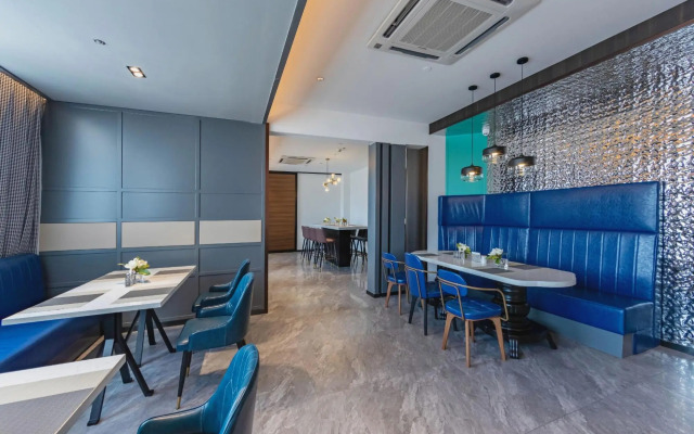 Ginza Jiayue Select Hotel (Qihe Wanda Plaza Spring City Oulebao)