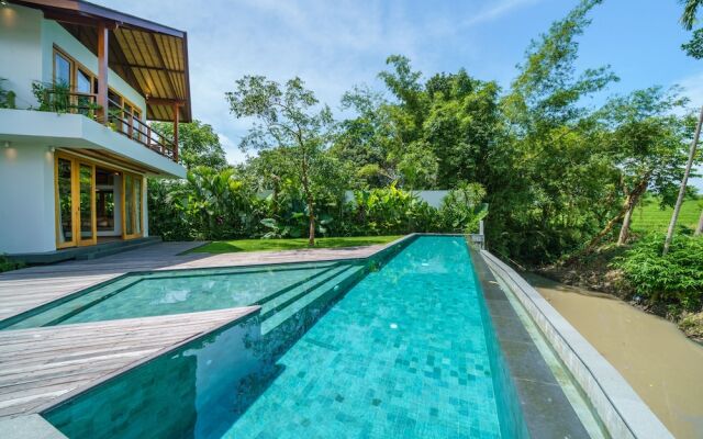 Villa Kauh - Luxury Tropical 5BR Villa
