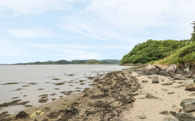 Seaview-barsloisnach Cottage
