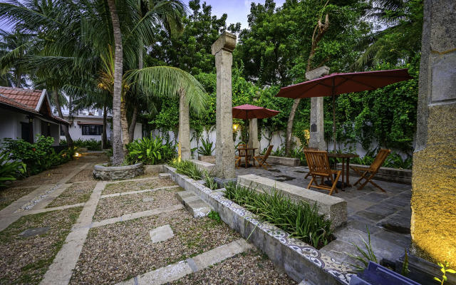 Neemrana's Coconut Alley
