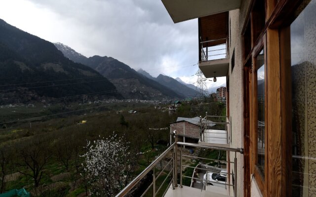 OYO 13267 Hillside Valley