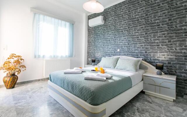 Irini's Sea View House