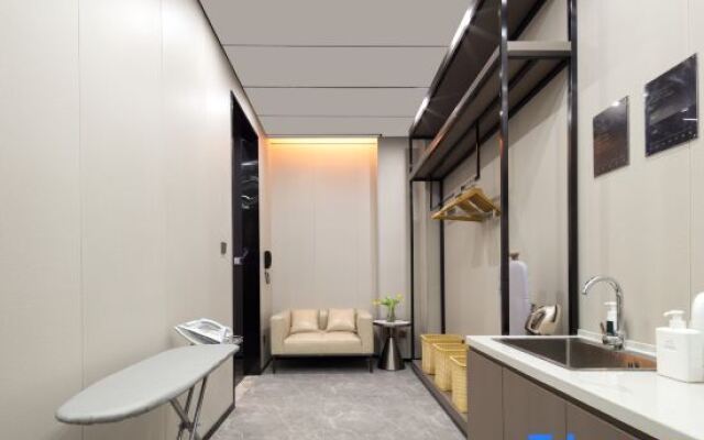 Xiamen Xiang'an Torch Industrial Park Atour Hotel