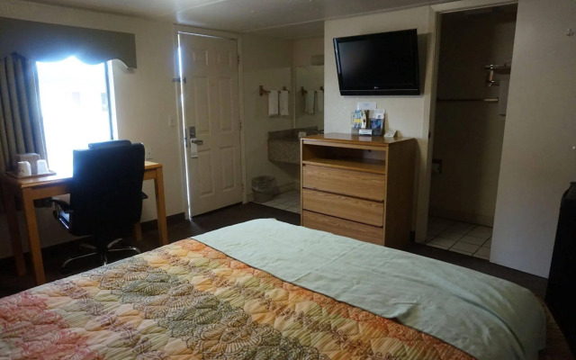 Pearsall Executive Inn